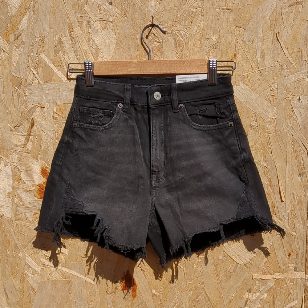 -NEW WITH TAGS- American Eagle Highest Rise Mom Short Size 00